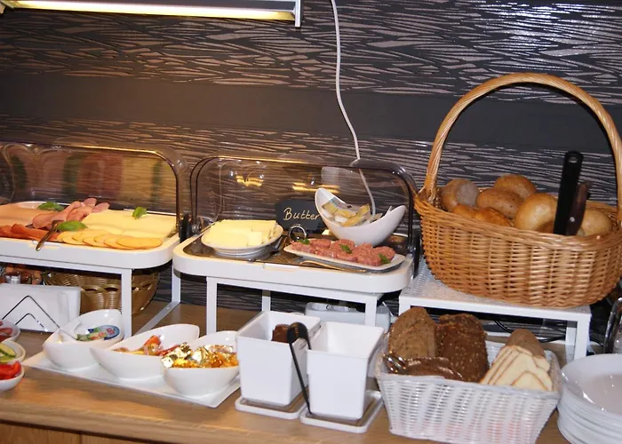 招待所 黑比膳食公寓 3*